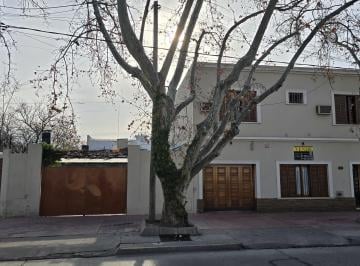 destacada casa con gran fachada ( toda la esquina ) · Gold Group Argentina Vende Destacada Casa, San Lorenzo 284 / San Rafael