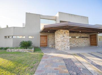 Casa · 292m² · 5 Ambientes · 3 Cocheras · Venta Casa de 5 Ambientes San Benito, Villanueva