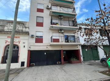 Departamento de 3 ambientes, Villa Pueyrredón · Semipiso 3 Ambientes Al Frente con Balcon