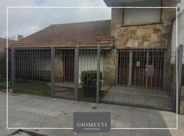Casa · 330m² · 5 Ambientes · 1 Cochera · Casa en Stella Maris