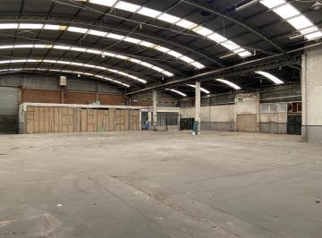 Depósito · 1300m² · 4 Ambientes · 2 Cocheras · Alquiler Excelente Deposito de 1840 m Sobre Av Calchaqui - Quilmes con Ingreso Para Camion