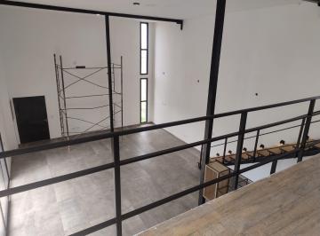 Casa · 196m² · 1 Dormitorio · 2 Cocheras · Casa Venta Tipo Loft en B° Cerrado Valle del Golf - Z. Oeste Córdoba