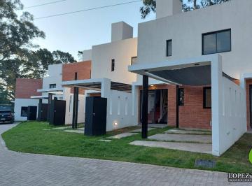 Casa · 105m² · 3 Dormitorios · 1 Cochera · Dúplex de 3 Dor. Housing Villa Rivera Indarte - Z. Norte Córdoba.