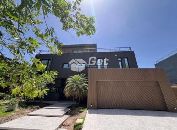 Casa · 520m² · 8 Ambientes · 2 Cocheras · Casa en Venta Al Rio, en Barrio El Yacht, Nordelta, Tigre