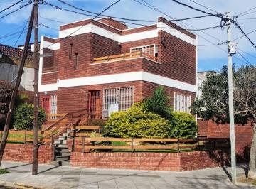 Casa de 4 ambientes, General San Martín · Importante Casa en Barrio Parque San Andres Excelente Ubicacion - Retasada