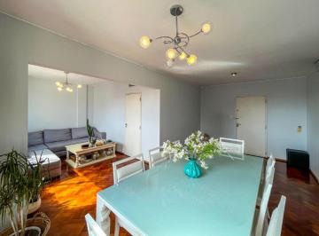 Departamento · 127m² · 7 Ambientes · 1 Cochera · Depto de 4 Dorm. Enorme con Cochera.