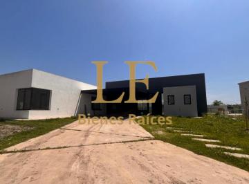 Casa · 220m² · 5 Ambientes · Venta Casa en Club Manuel Belgrano