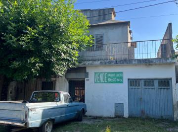 Casa de 6 ambientes, La Plata · San Carlos. Propiedad en 144 41 y 42. Posee Carexcelente Oportunidad!