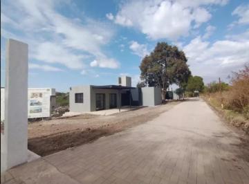 Casa de 5 ambientes, Unquillo · Se Vende Casa en B° Cruz del Norte 1 - Unquillo