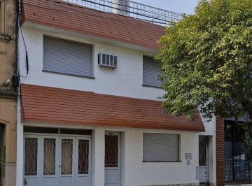 Casa de 5 ambientes, Rosario · Casa 2 Dorm. con Cochera - La Paz 3366