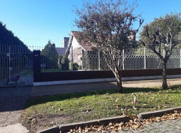 Casa de 3 ambientes, Lomas de Zamora · Chalet en Banfield Amplio Parque