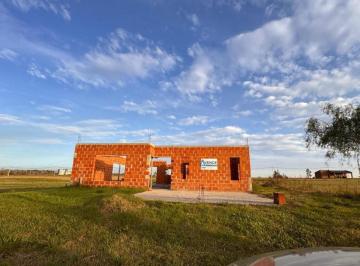 Casa · 120m² · 3 Ambientes · 2 Cocheras · Casa a Terminar en Solares Sur - Pueblo Carcaraes