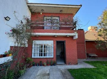 Casa · 140m² · 4 Ambientes · Venta 2 Casas a m del Mar y de Av Constitución