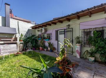 Casa · 125m² · 4 Ambientes · Casa de Pasillo Único en Venta de 3 Dorm. con Jardín y Parrillero. Acepta Permuta