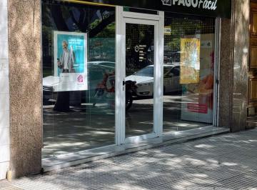 Local comercial · 215m² · Cerrito Al 100 Venta