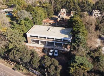 Local comercial · 50m² · 1 Ambiente · 1 Cochera · Locales Comerciales