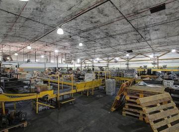 Bodega-Galpón · 5866m² · 8 Cocheras · Galpón - Depósito de 9.100 m² en Barracas - Alquiler - Mixtura 3