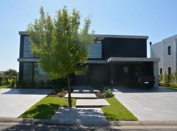 Casa · 400m² · 6 Ambientes · 4 Cocheras · Magnifica Casa a Estrenar en Barrio Virazon, Nordelta.