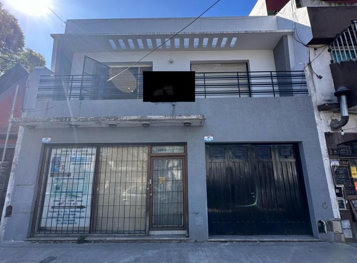 Casa · 180m² · 4 Ambientes · 1 Cochera