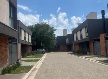 Casa de 5 ambientes, Córdoba · Alquiler de Duplex con 3 Dorm. y Cochera.