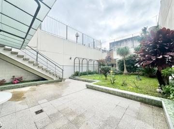 Casa · 333m² · 7 Ambientes · 5 Cocheras · Propiedad de Categoria Para Multiples Destinos en Parque Chacabuco.