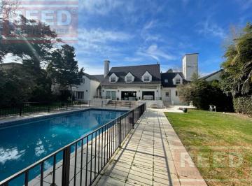 Casa · 350m² · 7 Ambientes · Casa en Miraflores