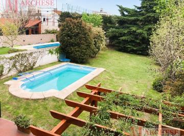 Casa · 220m² · 5 Ambientes · 2 Cocheras · Casa 2 Plantas en Venta Castelar
