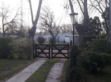 Casa · 4 Ambientes · 1 Cochera · Casa en Alvarez de Toledo