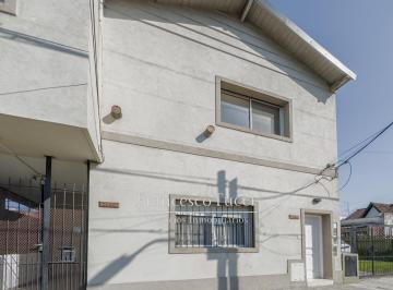 Casa · 220m² · 3 Ambientes · Casa Tipo PH en Venta 3 Ambientes Castelar