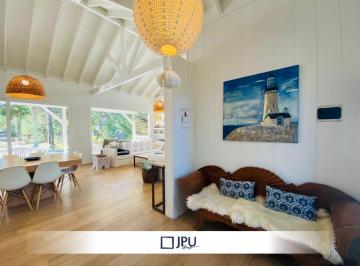Casa · 185m² · 4 Ambientes · Casa en Venta en Costa Esmeralda, Barrio Golf. con Pileta