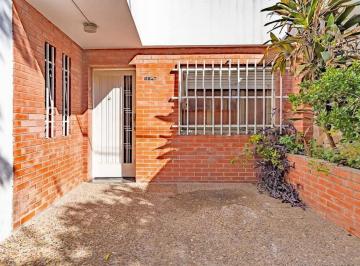Casa · 70m² · 3 Ambientes · Navarro 6900. Casa de 2 Dorm. con Departamento Atras