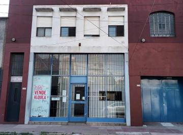 Local comercial , Quilmes · Local en Quilmes Centro. Doble Altura, 225 m², Entrada Vehículos.