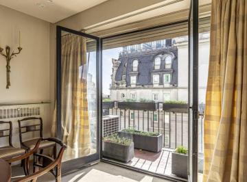 Departamento · 277m² · 7 Ambientes · 1 Cochera · Av Alvear y Callao