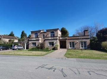 FRENTE · Magnifica Casa en Mayling - Venta, Calidad, Confort y Entorno Inmejorable