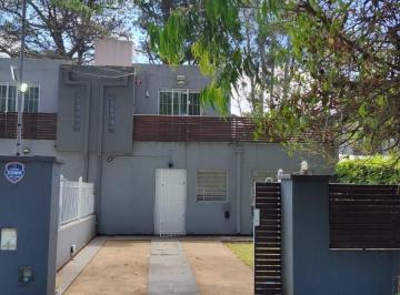 Casa de 3 ambientes, Mar del Plata · Duplex en Los Acantilados Sobre Newbery. Apto Credito