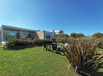 Casa · 180m² · 4 Ambientes · Casa en Venta en Barrio Arenas del Sur