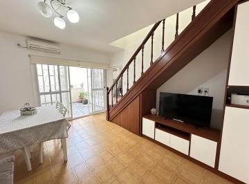 PH · 80m² · 3 Ambientes · Departamento de Pasillo Reciclado a Nuevo con Patios