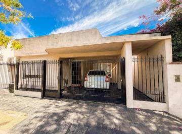 Casa · 149m² · 3 Ambientes · 1 Cochera · Casa en Venta en Parque Quirno