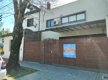 Casa · 140m² · 4 Ambientes · 1 Cochera · Casa en La Mejor Zona del Golf de San Andres