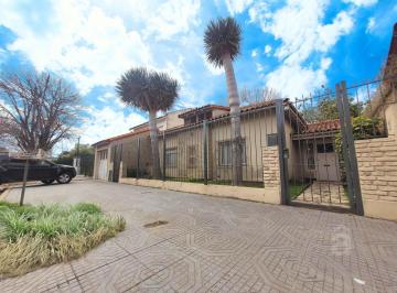 Casa · 230m² · 4 Ambientes · 2 Cocheras · Casa en Villa Ballester - Venta - Cuatro Ambientes.