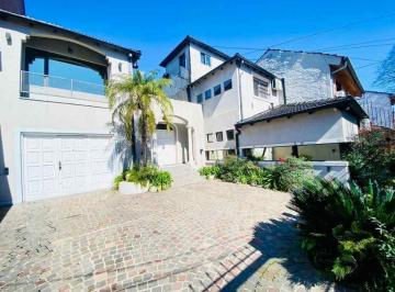 Casa de 5 ambientes, Morón · Hermoso Chalet en Venta en Castelar Norte