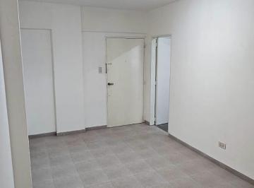 Departamento de 2 ambientes, Pompeya · Oportunidad. Dto Dos Ambientes en Venta. Acepta Permuta.