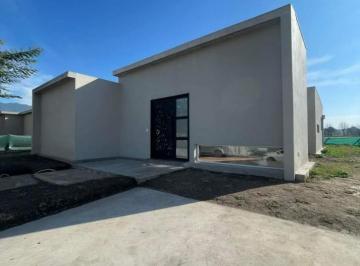Casa · 214m² · 3 Dormitorios · 2 Cocheras · Casa a Estrenar - B° Las Limas - Y. B.