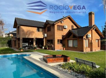 Casa · 344m² · 4 Ambientes · 5 Cocheras · Casa en Venta Country Club Banco Provincia