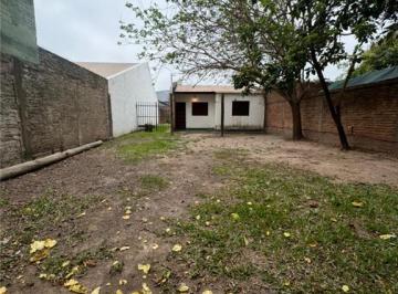 Casa · 55m² · 3 Ambientes · Terreno en Venta