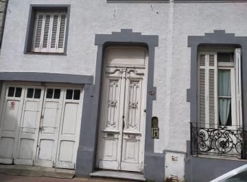 Casa · 240m² · 6 Dormitorios · 1 Cochera · Venta Casona a Demoler