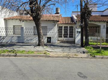 Casa · 80m² · 3 Ambientes · 5 Cocheras · Casa Venta Inversor Villa Tesei Hurlingham Apta Credito