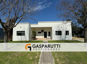Casa · 188m² · 4 Ambientes · 2 Cocheras · Casa en Venta con Pileta y 3 Dorm. Barrio San Matías!