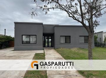 Casa · 160m² · 4 Ambientes · 2 Cocheras · Casa en Venta en Barrio El Cantón Islas. a Estrenar
