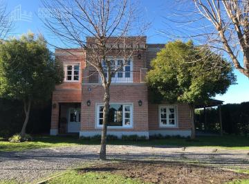 Casa · 291m² · 5 Ambientes · 1 Cochera · Casa en Venta